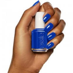 Essie 93 Mezmerised, le vernis idéal pour une manucure professionnelle à domicile.